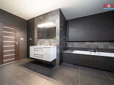 Prodej  rodinného domu 210 m², pozemek 642 m²