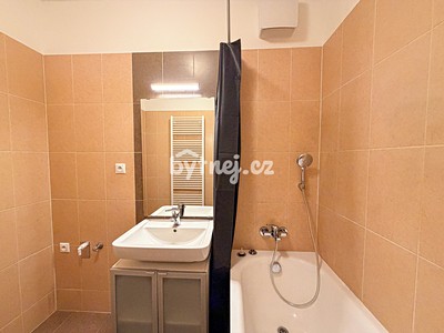 Pronájem bytu 2+kk 71 m² (Jednopodlažní)