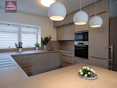 Prodej  vícegeneračního domu 198 m², pozemek 642 m²