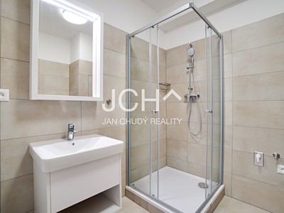 Pronájem bytu 1+kk 25 m² (Jednopodlažní)