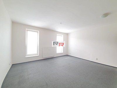 Pronájem bytu 1+kk 35 m²